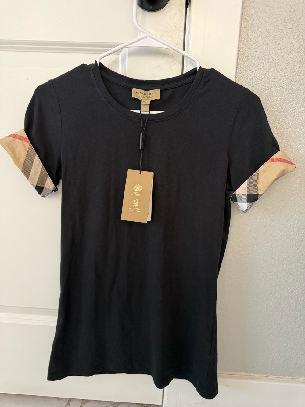 Burberry Black Tee with Signature Check Cuff - Picture 4 of 10